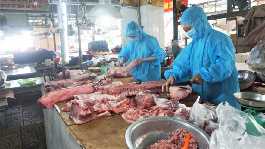 Da Nang’s traditional markets on first day of resuming operation